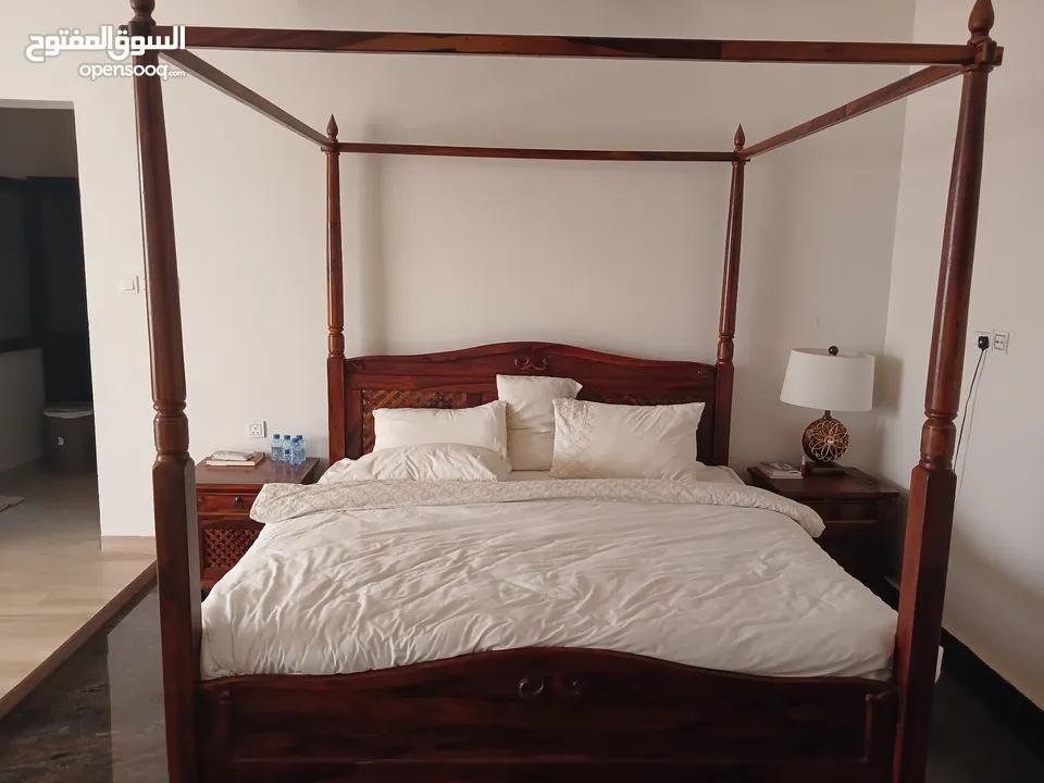 غرفة نوم خشب هندي طبيعي. بدون خزانة  ملابس