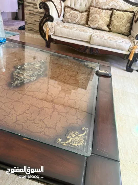 طقم وسط بحالة ممتازة