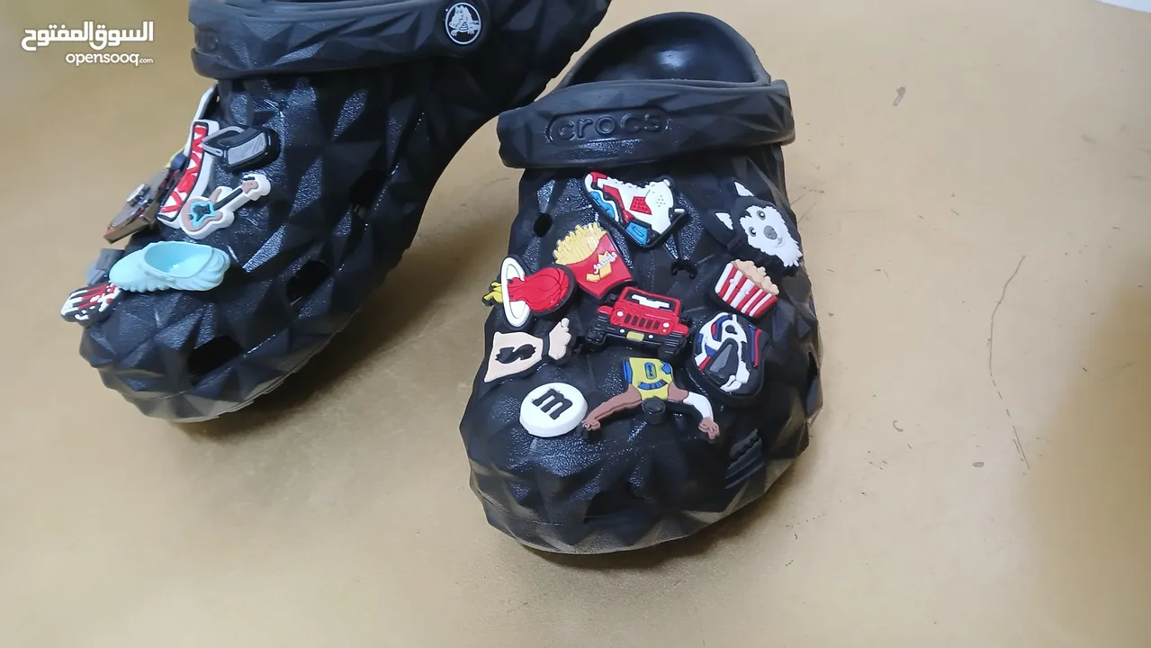 كروكس للبيع مستعمل قليل جدا