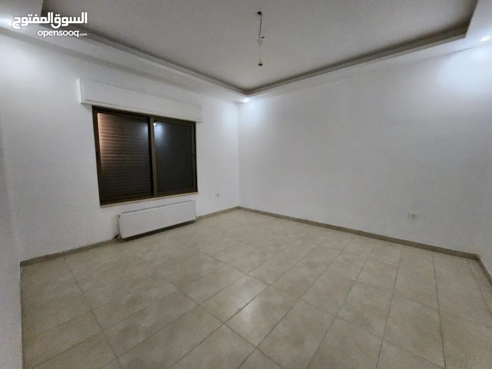 شقة مع روف منفصلين للبيع في دير غبار ref: 14232