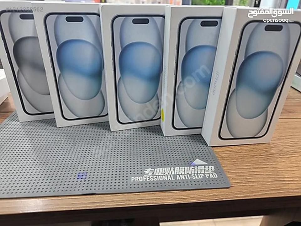 IPHONE 15 128GB جديد كفالة لمدة عام حميع الأوان متوفرة