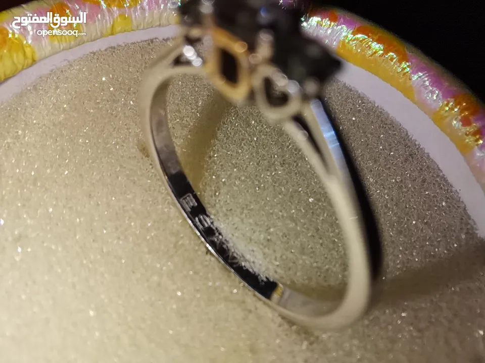 خاتم ذهب ابيض 3 فصوص ألماس من دماس - one 18k White and pink gold ring Three Natural Diamonds
