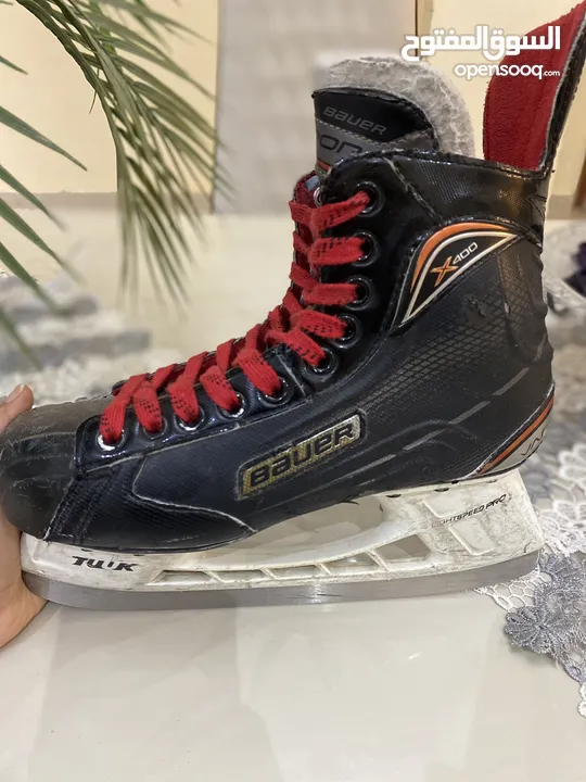 Ice hockey skate