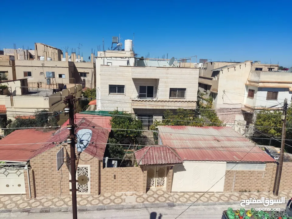 منزل للبيع موقع مميز و اطلاله مميزه و محدث بالكامل