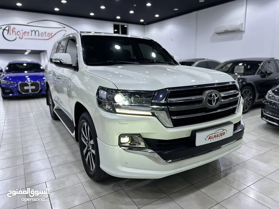 LAND CRUISER GXR V8 Grand Touring