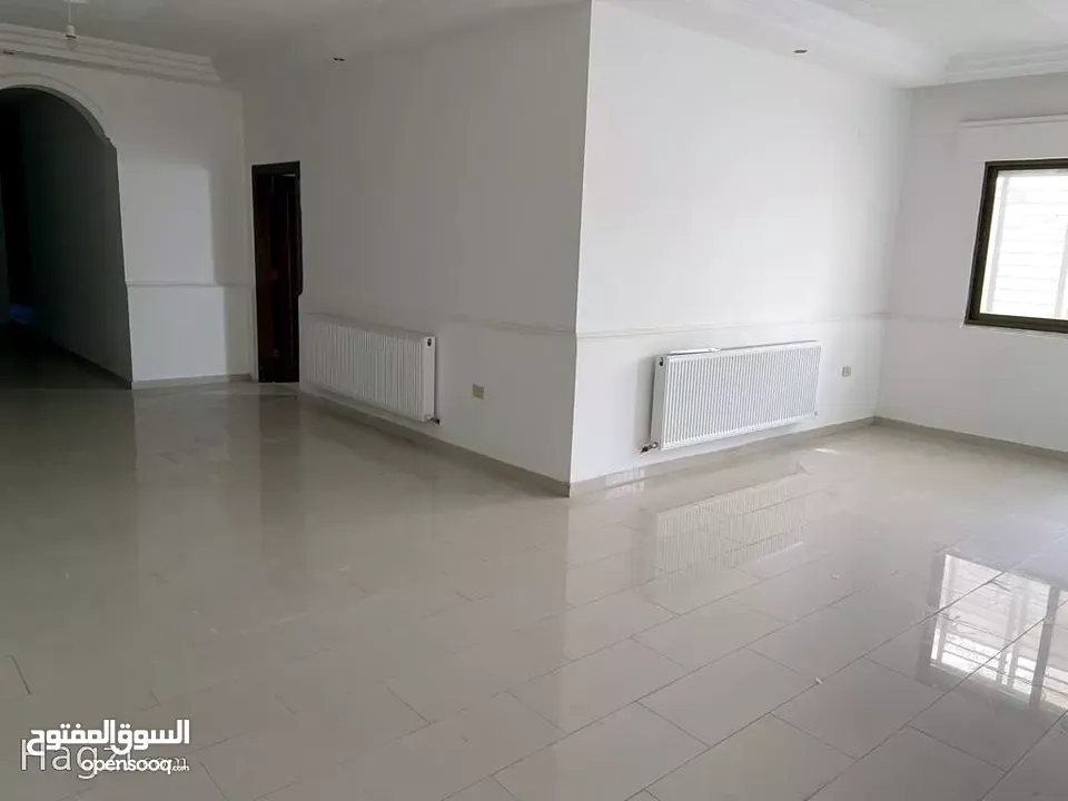 شقه طابق تسويه شبه ارضي بمساحه 200 م للبيع في خلدا ( Property ID : 31642 )