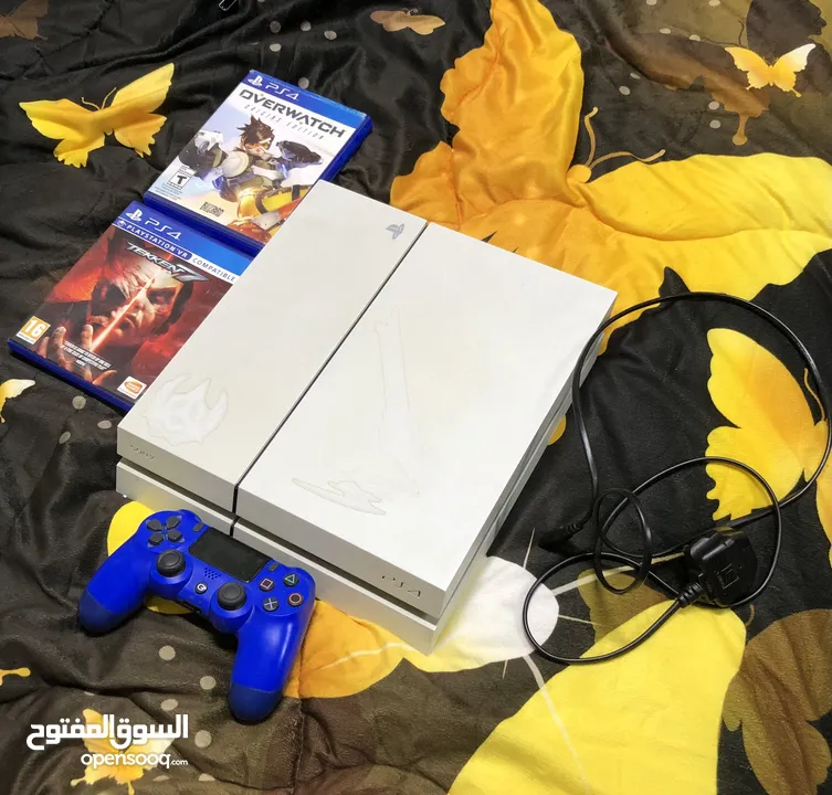 بلايستيشن 4 فات ..PS4 fat لون أبيض مستعمل للبيع مع حساب فيه ألعاب