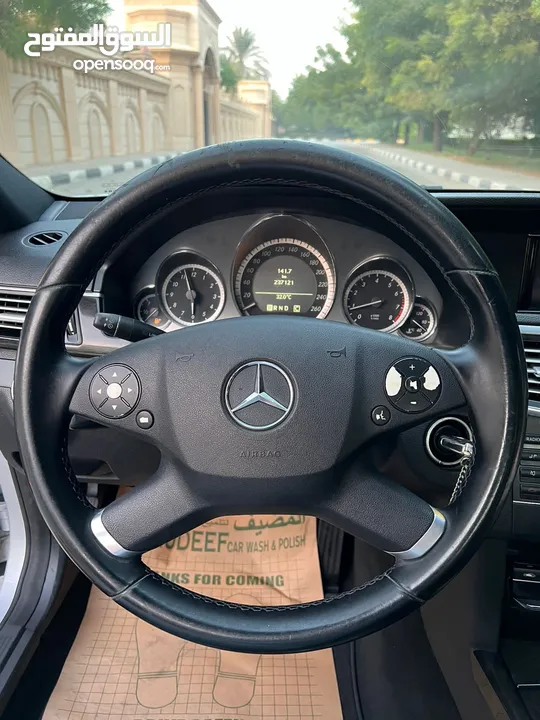 2010 MERCEDES BENZ E250 GCC  مرسيدس للبيعCLEAN CAR