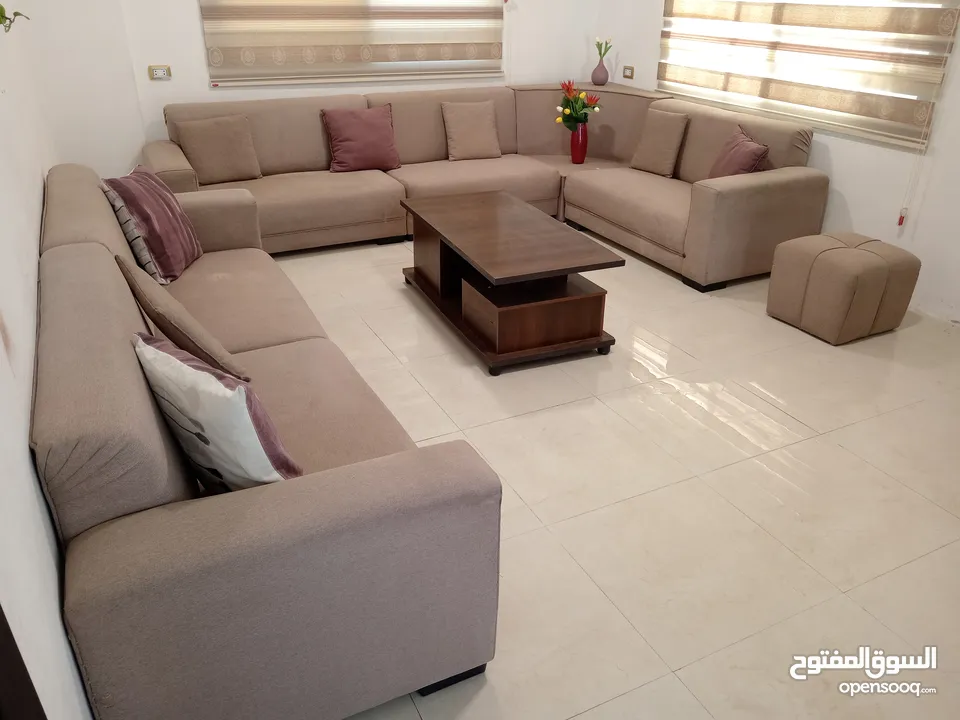 كورنر عائلي بحاله ممتازه