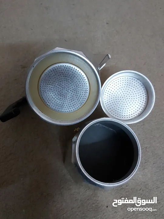 موكا بوت لصناعة قهوة الاسبرسو الإيطالية. Moka Pots for crafting traditional Italian espresso.