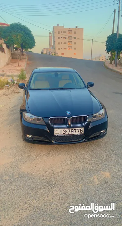 BMW 320 i  موديل 2011