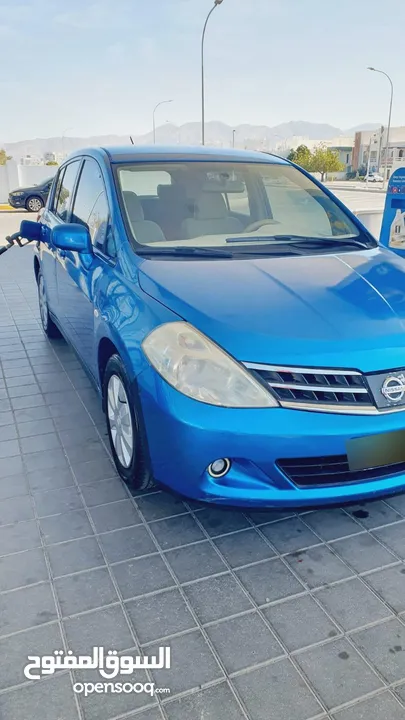 Nissan tiida hatchback 2009 model