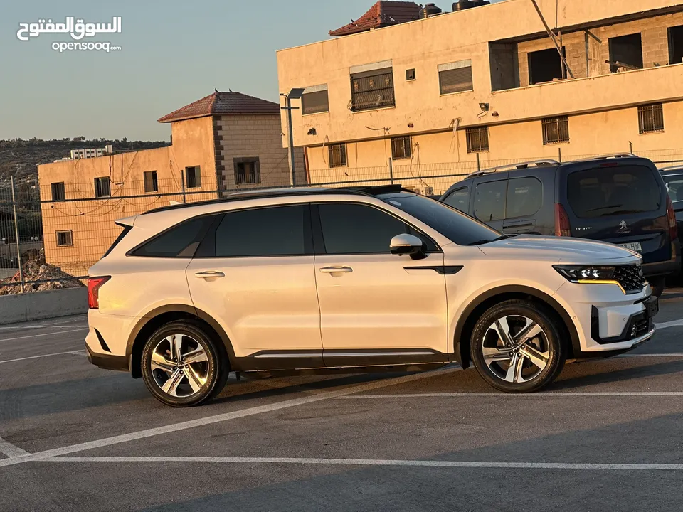 كايا سورينتو 2023 فل الفل  فتحة سقف بانوراما  4x4 ///240Hp بنزين + كهرباء  ( Haybrid) 1600cc