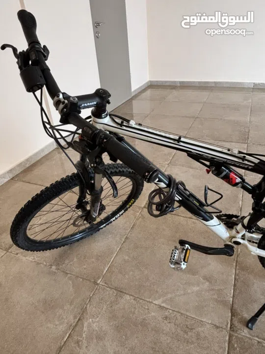 بسكليت jamis للبيع بمواصفات مميزة وسعر مميز