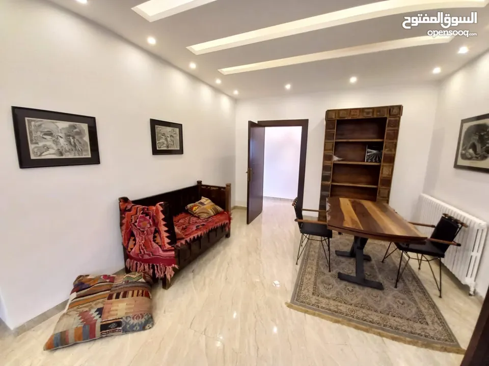 Fully Renovated Apartment in Shmeisani  شقة مجددة بالكامل شميساني