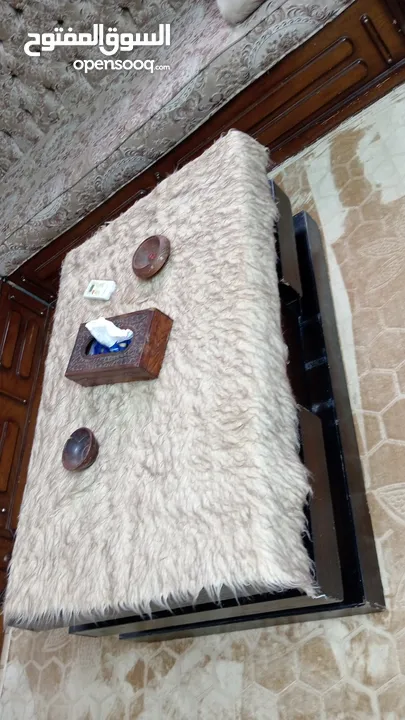 طاوله وسط وخزانه احذيه