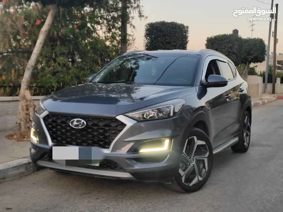 هونداي توسان فل بدون فتحه 2020ترخيص2019 ماشي فقطططط 85000كم للبيع بسعر مغري ع الكاش 95000الف شيكل