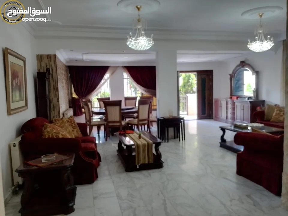 شقة أرضية مميزة للبيع في دير غبار  - قرب دوار جونيا 166م مع حديقة وترسات 150م