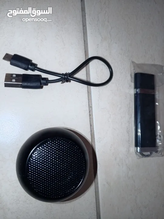 سماعه سبيكر صوت جدا عالي زائد شاحن 3 × 1 ثلاث مداخل شحن سريع زائد شاحن للسماعه وجهاز تخزين 32 gb