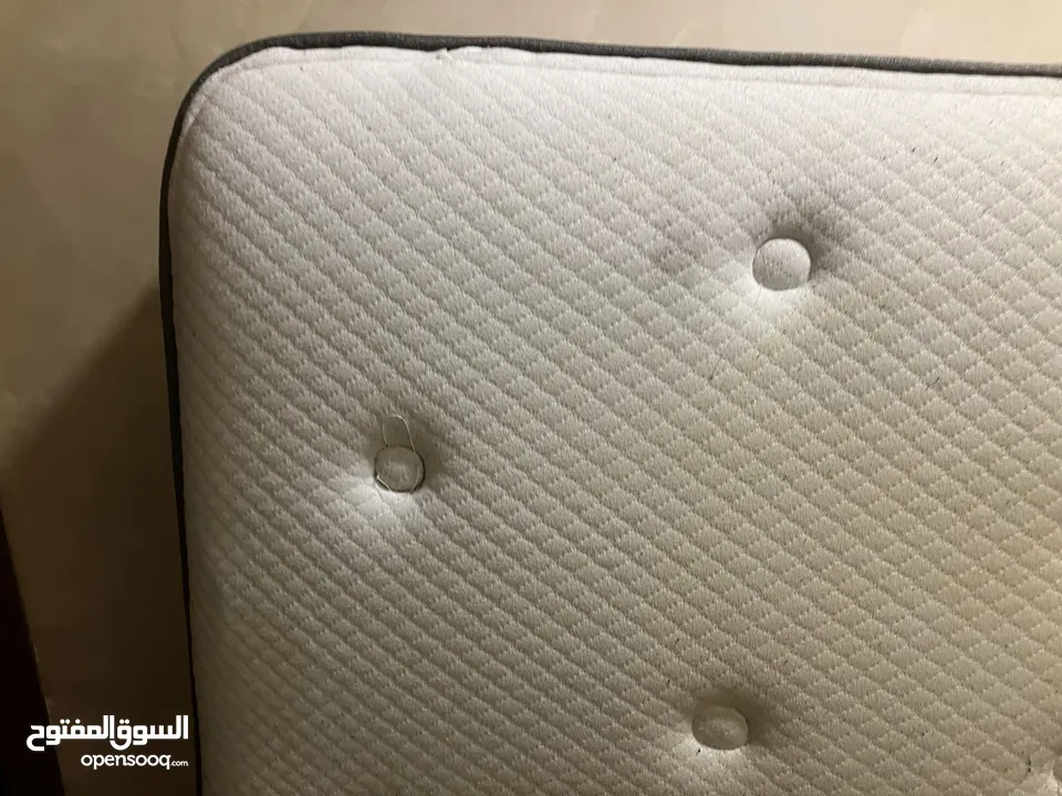 فرشة نوع (( Seally (( CAlKING كبيرة الحجم و بحالة جيدة جدا .. صناعة أمريكية