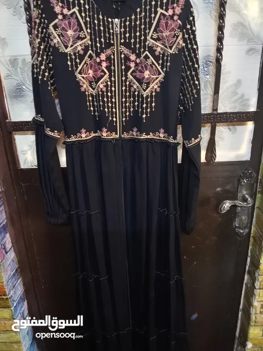 فساتين وعبايات وجلابيب
