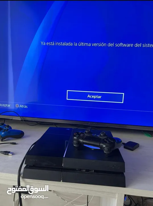 جهاز  بلاستيشن 4 فات  شبه مستعمل.   للبيع
