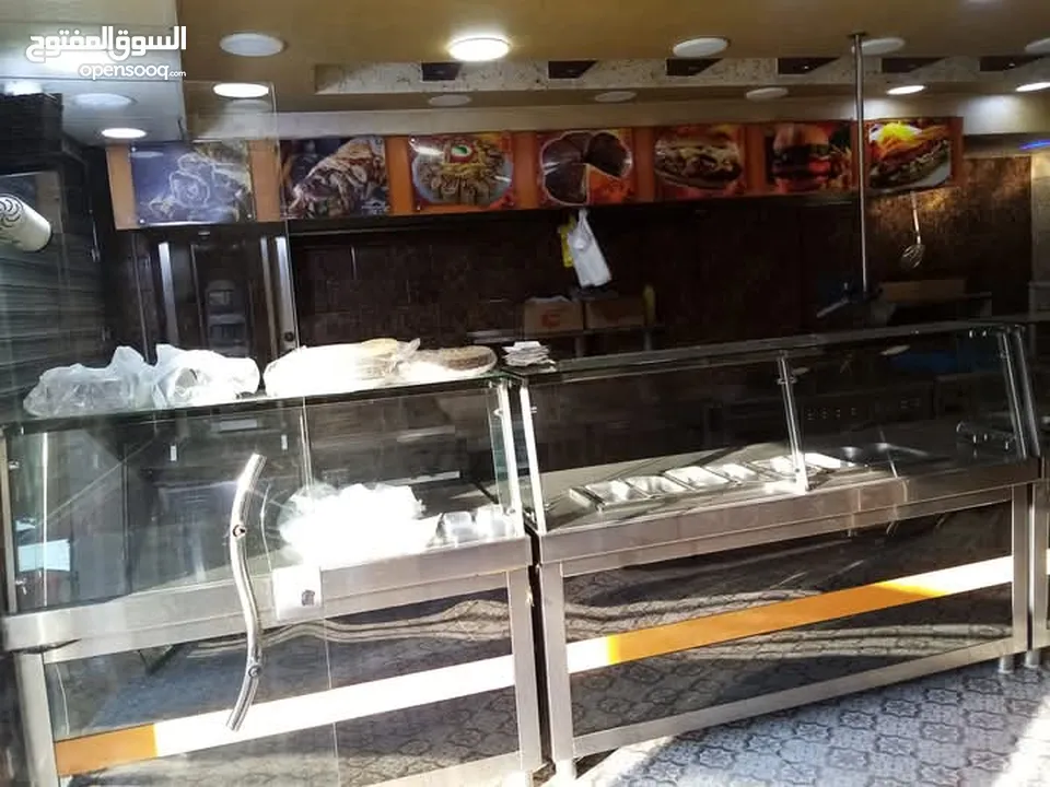 بيع عده مطعام شاورما كامله شبه جديده
