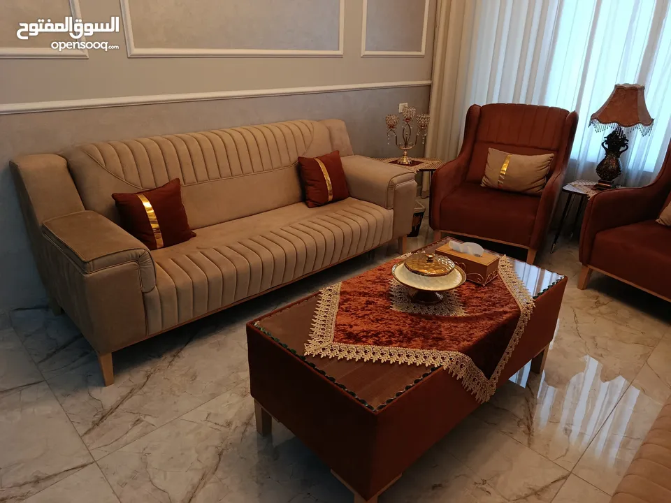 طقم كنبايات لغرفة معيشة او استقبال (شبه جديد)