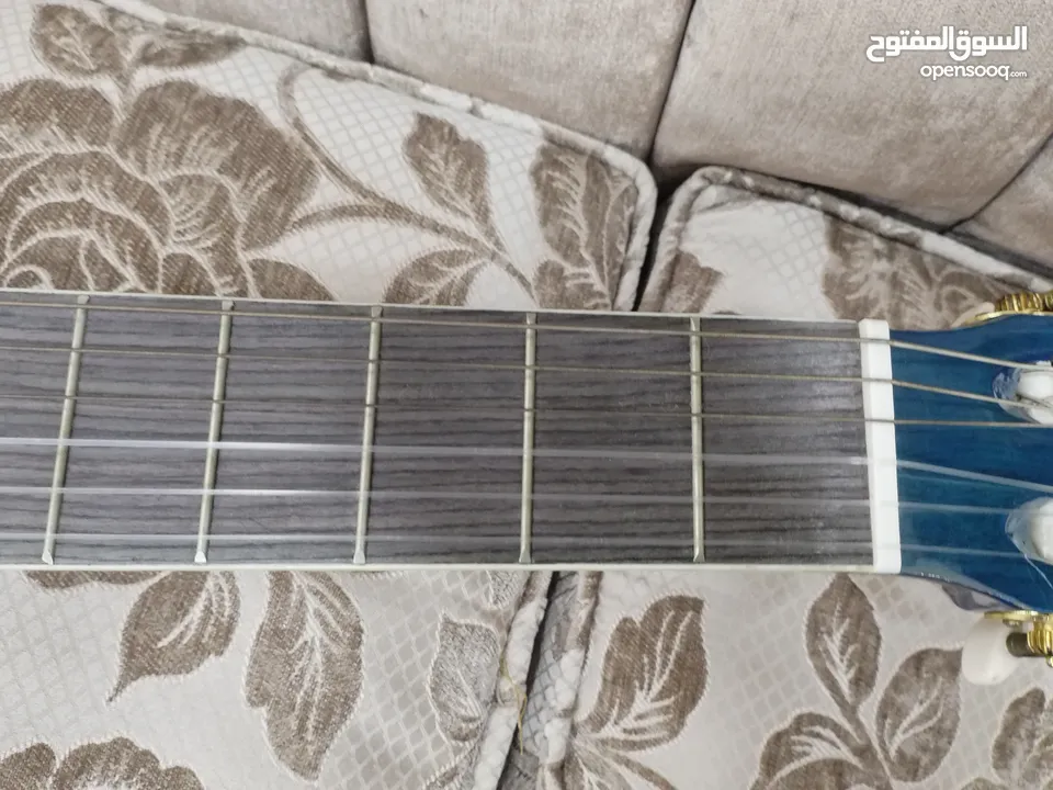 جيتار أكوستيك جديد للبيع متاح خدمه توصيل داخل إربد