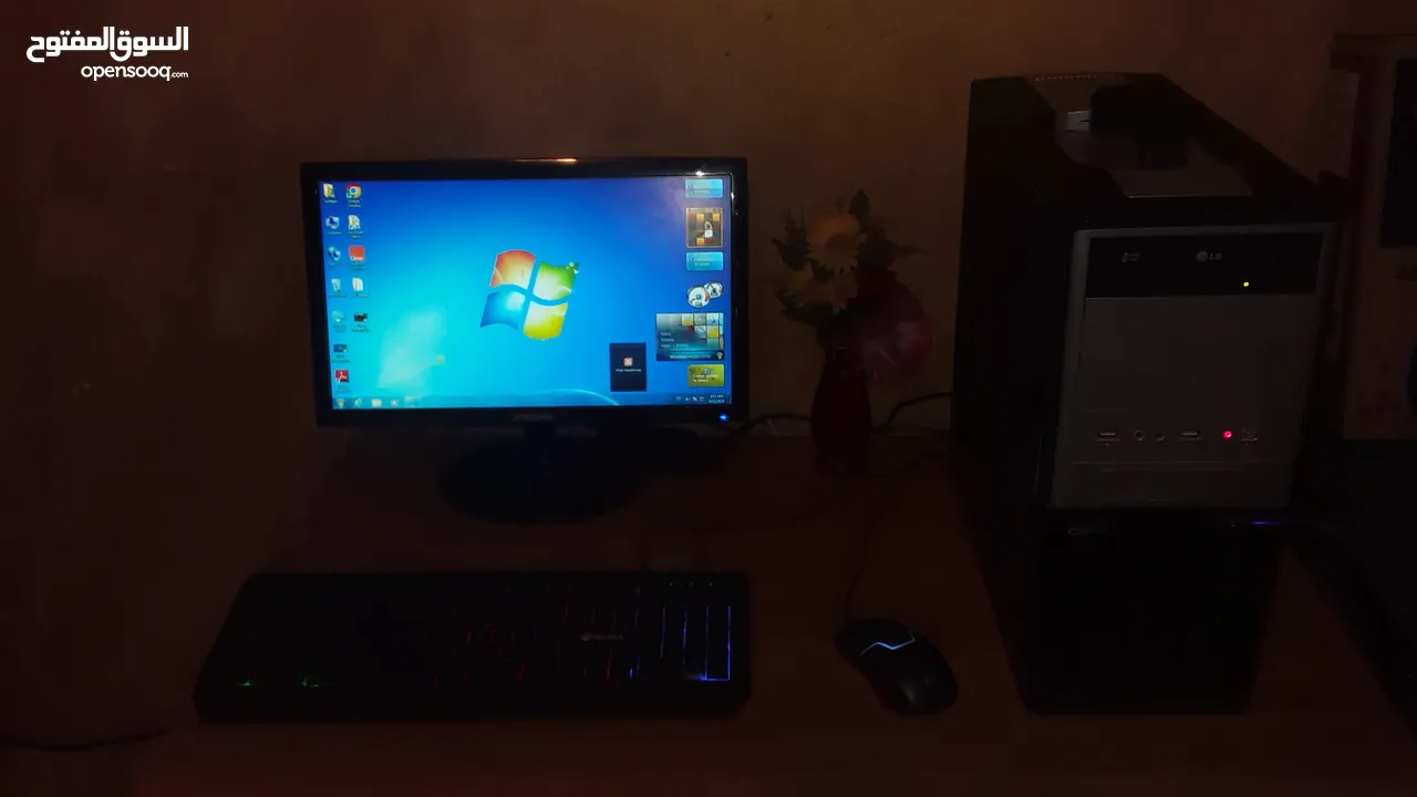 جهاز كمبيوتر كامل شبه جديد مع شاشة سامسونج للبيع