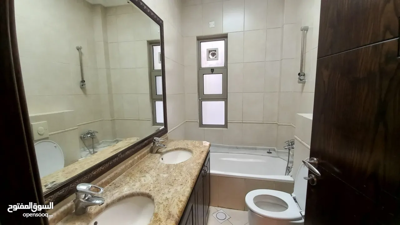 شقة شبه مفروشة للايجار في الدوار الرابع ( Property 40266 ) سنوي فقط