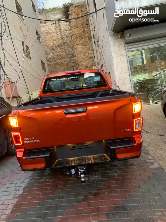 اسوزو ديماكس الوان مميزة