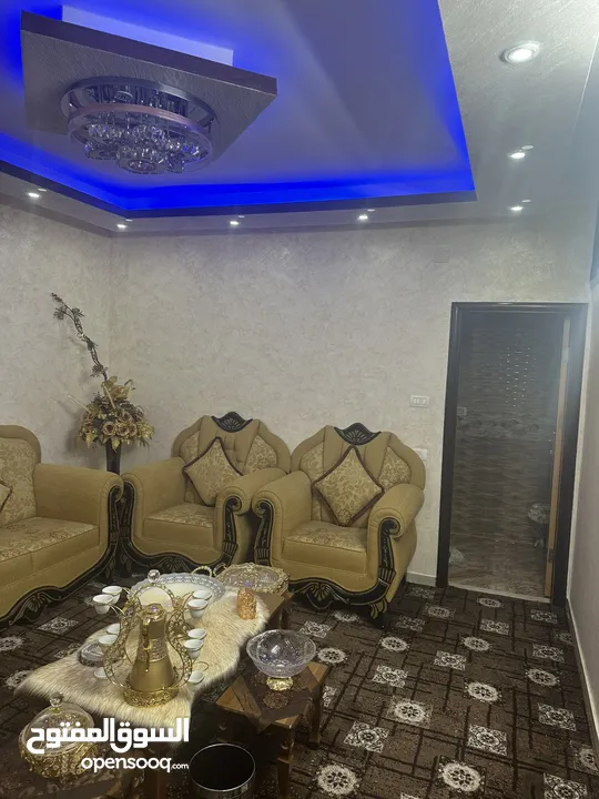 روف بمساحة 180 متر مربع بموقع مميز بمدينة الخليل