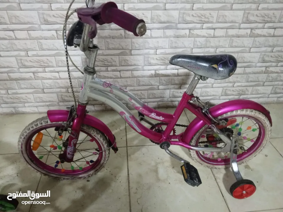 بسكاليت عدد 3 بحاله ممتازه نوع اصلي بسعر مغري