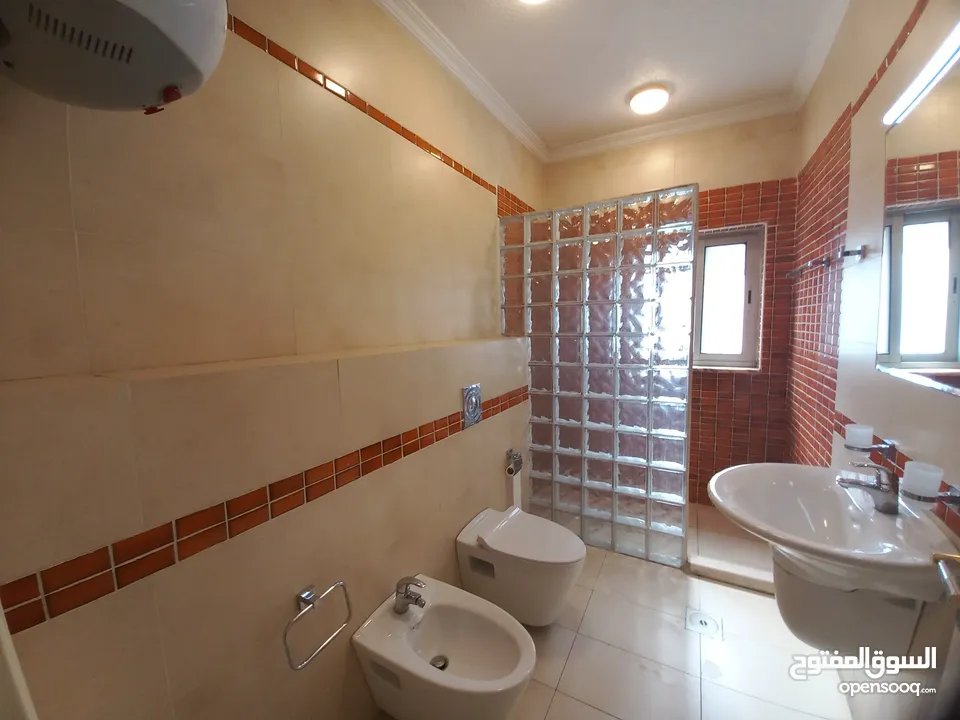 شقة غير مفروشة للإيجار 400م2 ( Property 19553 )-174847773