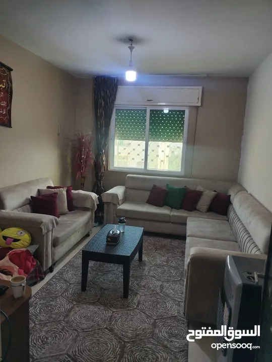لقطة لقطة تم تنزيل السعر الى35.000 بسبب السفر  شقة للبيع الهاشمي الشمالي خلف حلويات العنبتاوي مباشرة