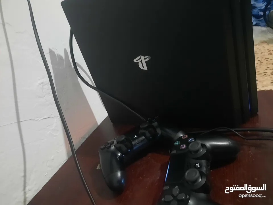 بلاستيشن 4 برو مع حساب العاب مجاني