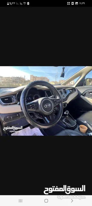 كيا كارينز 2014 نظيفة جدا للبيع بسعر مغري جدا سيارة عائلية و عملية