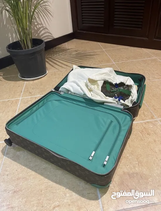 Louis Vuitton Travel Medium Sized Suit Case/ Hand Carry!! **1:1 Highest Quality Available**