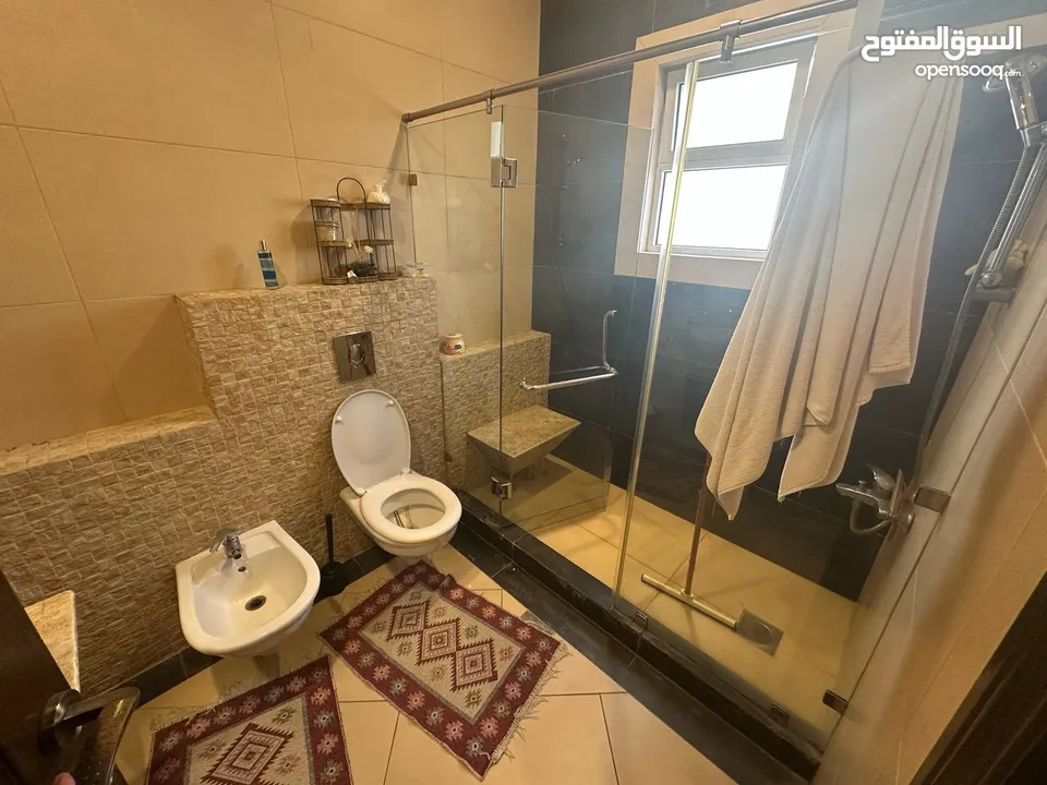 فيلا فارغه شبه مستقله للايجار ـ