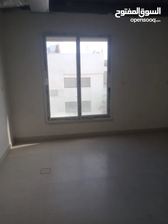 شقه اخير مع روف للبيع في عبدون - ref:14681
