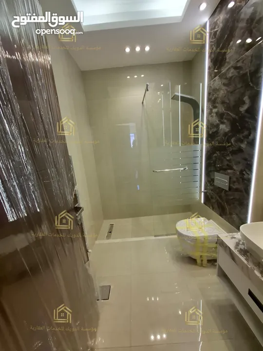 شقة جديدة - لم تسكن - خلدا - 4نوم 2ماستر - 240م - بلكونتين بإطلالــــه مميزة - قرب الخدمات العامة