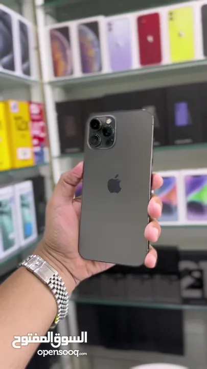 عرض خااص : iPhone 12 pro max 256gb هاتف نظيف جدا بدون أي شموخ أو مشاكل مع ضمان و ملحقات و بأقل سعر