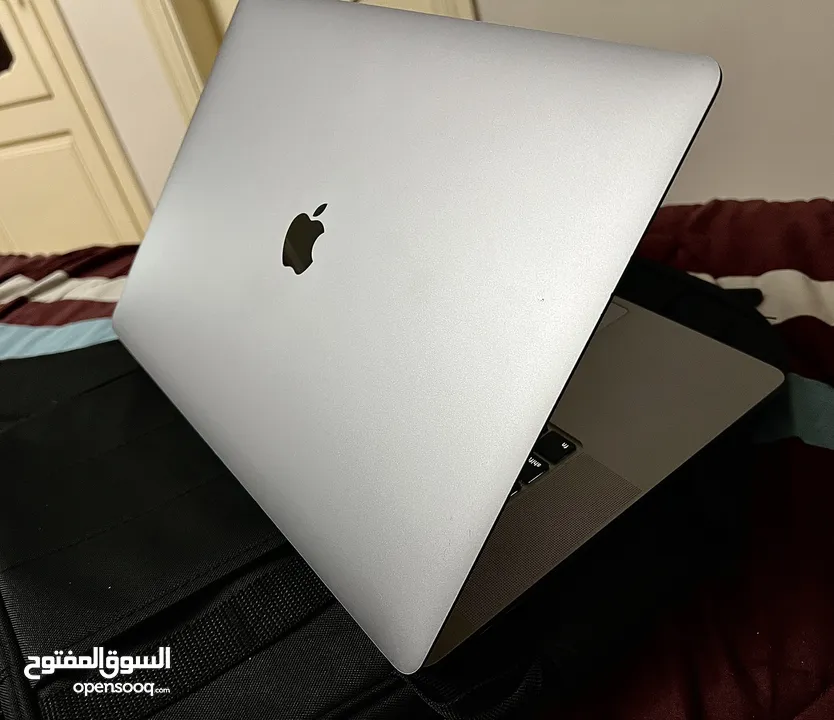 Mac book pro 2019 16” core i 7