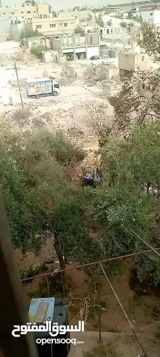 للبيع منزل مكون من طابقين بالإضافة إلى حديقة نصف دونم مشجر