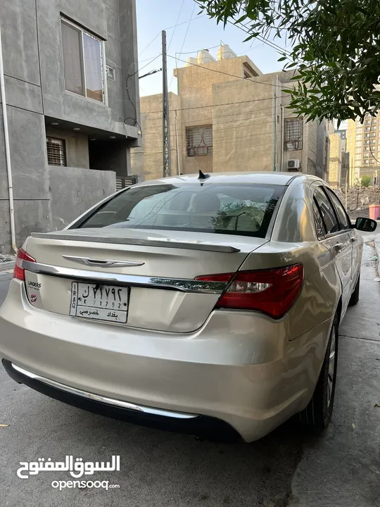 كرايزلر c200