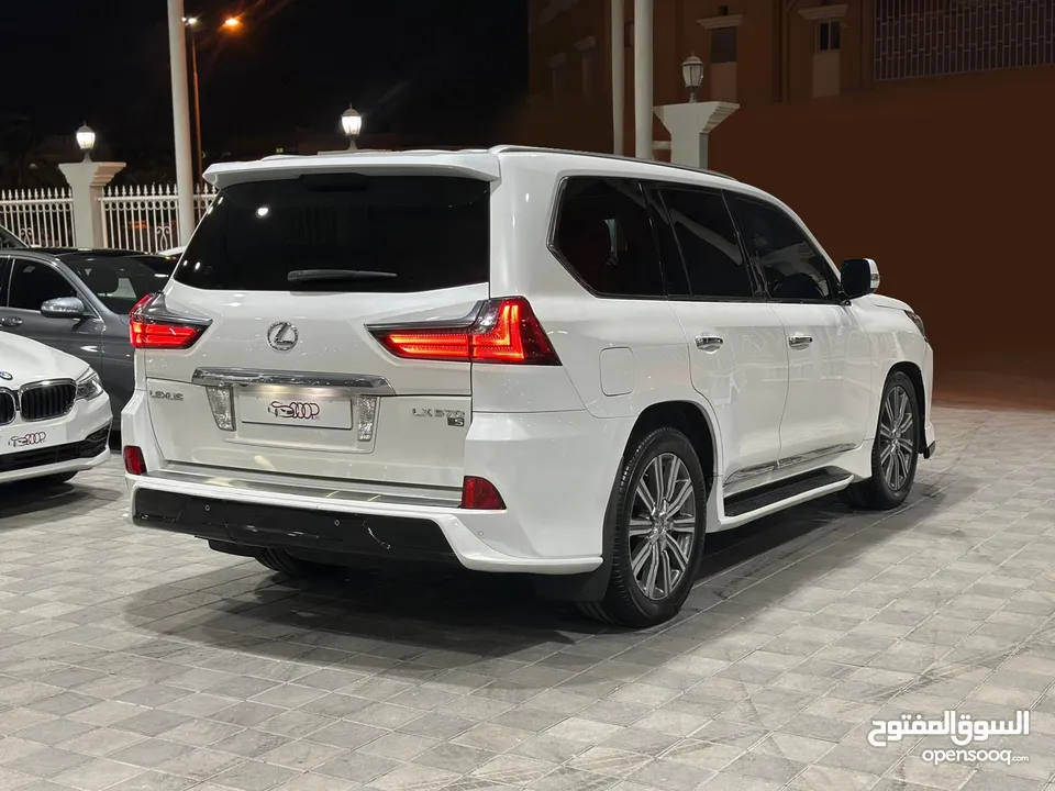 Lexus LX 570 S