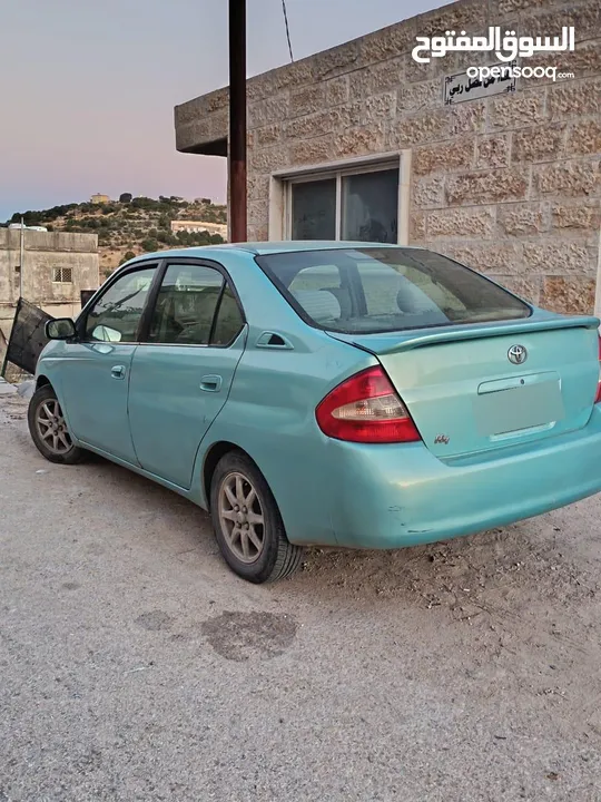 سياره بريوس 2001 خالي قص قلبان 3500 قابل للتفاوض بشي بسيط  السياره دهان الوكاله وترخيص طويل 4فردات و