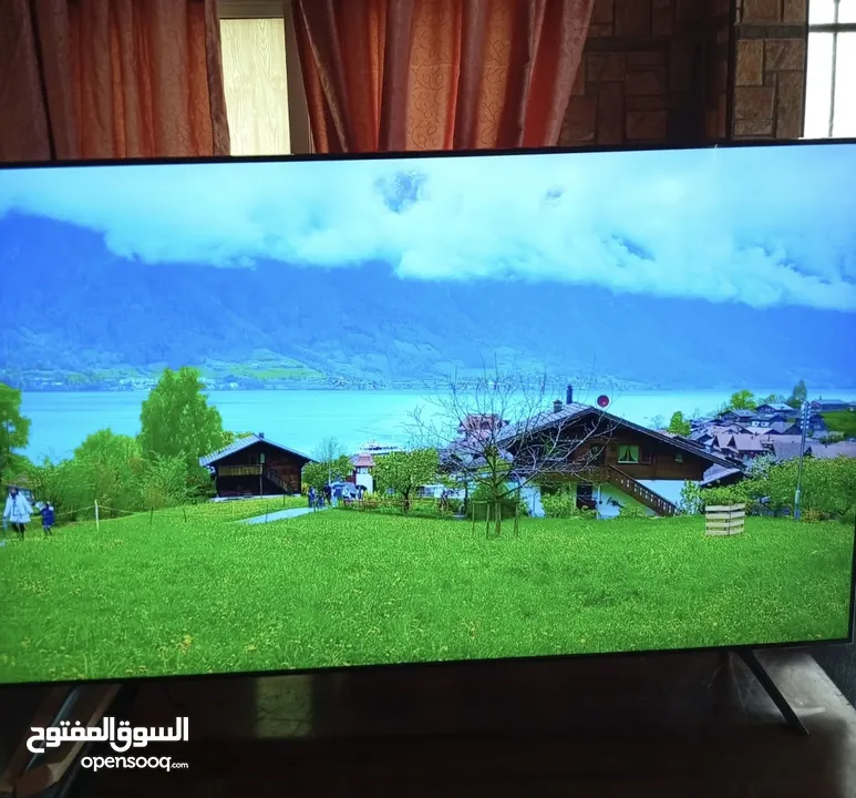 شاشة سامسونغ 65 انش شبه جديده للبيع