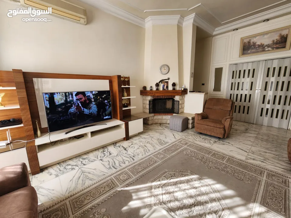طابق ارضي من ضمن فيلا للإيجار في الصويفية ref : 14248
